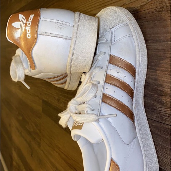 Adidas Superstars - Picture 2 of 4